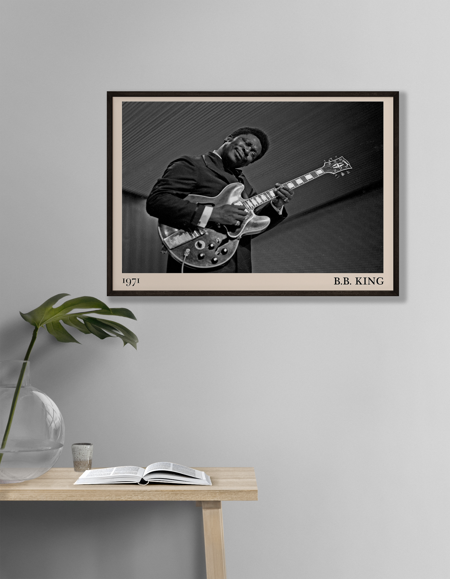 Framed poster of B.B King featuring a photo from the legendary Heinrich Klaffs