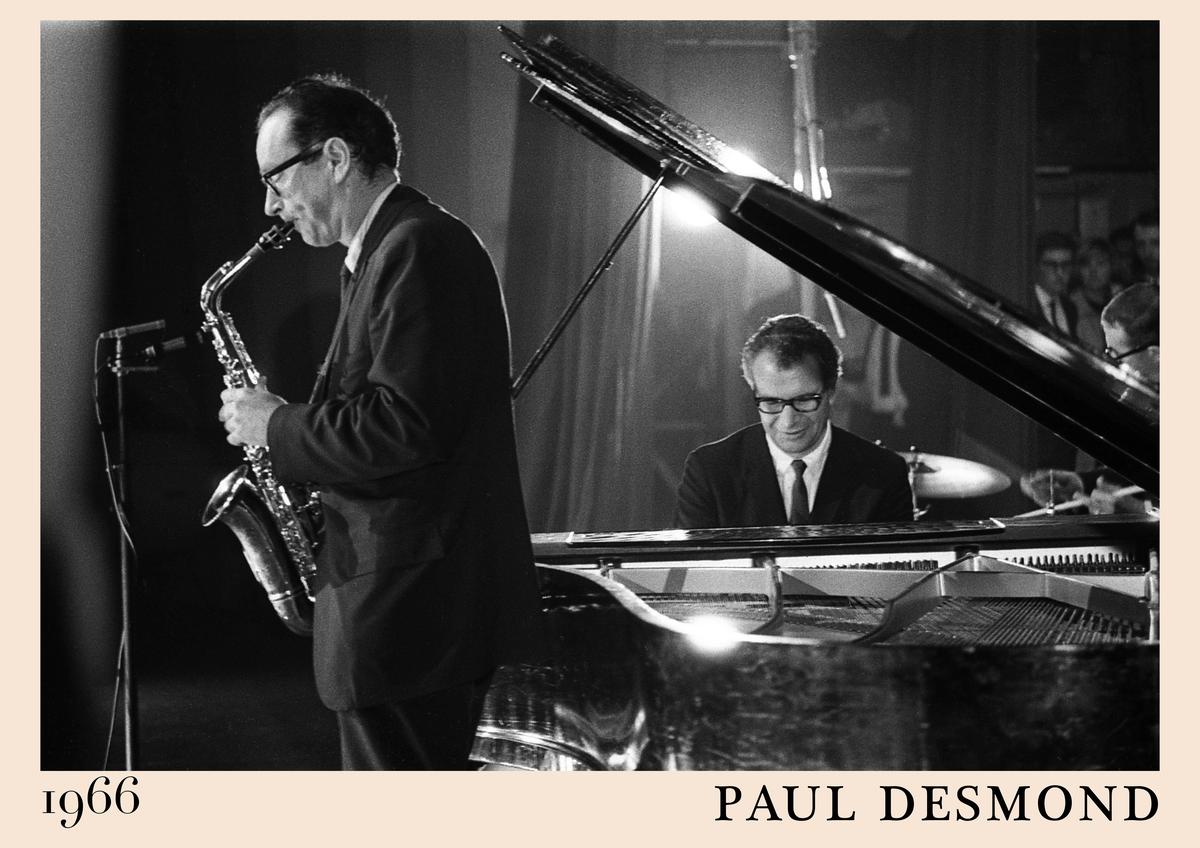 Poster featuring a black and white 1966 jazz performance, Paul Desmond on saxophone, pianist, grand piano, retro border,